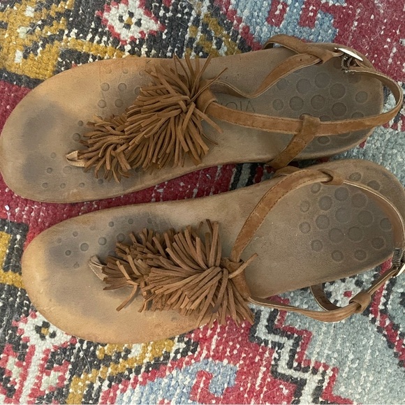Vionic Leather Fringe Sandals (10M) - Picture 2 of 8